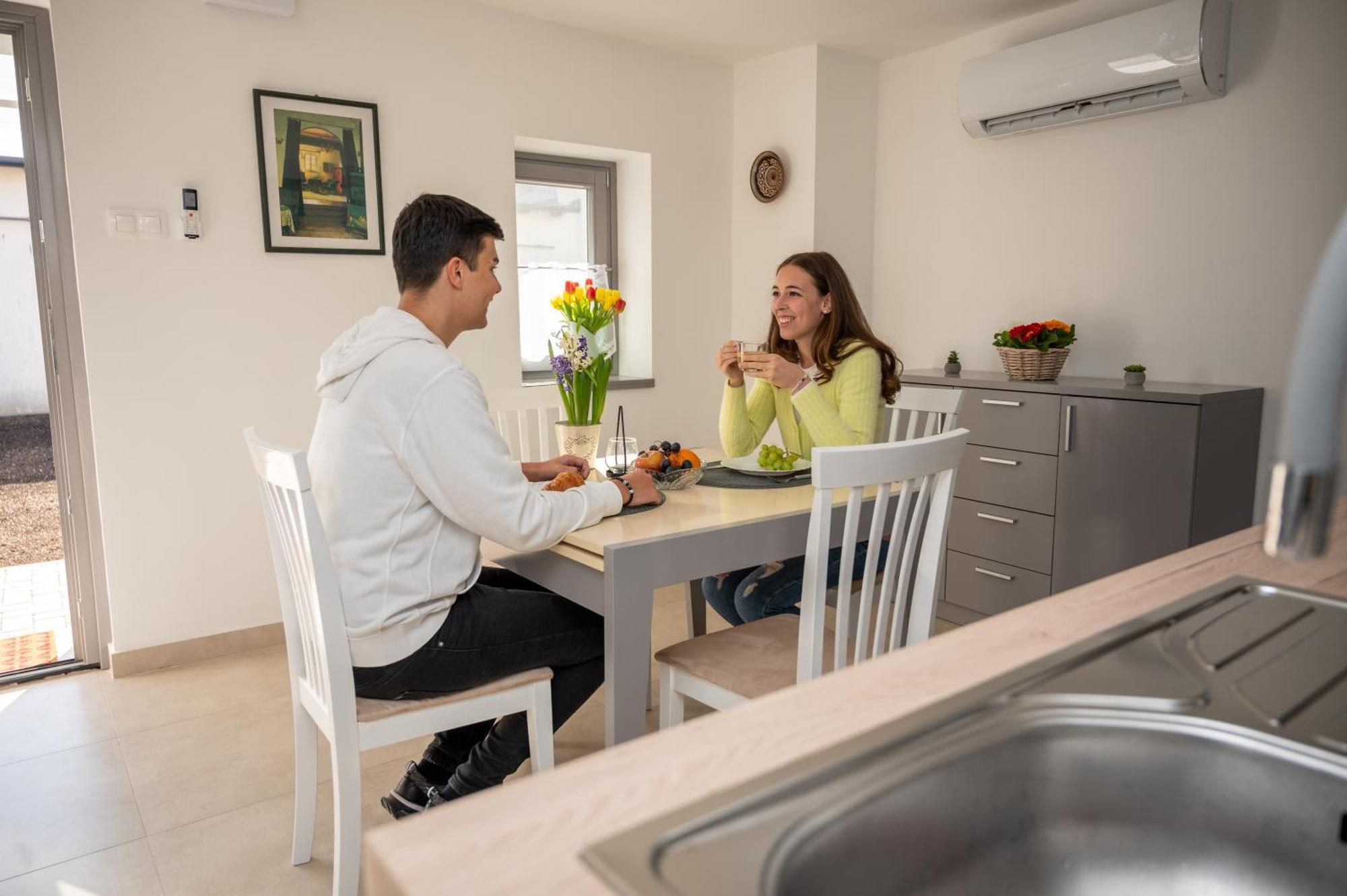Tuenderkert Apartman Gyula Εξωτερικό φωτογραφία