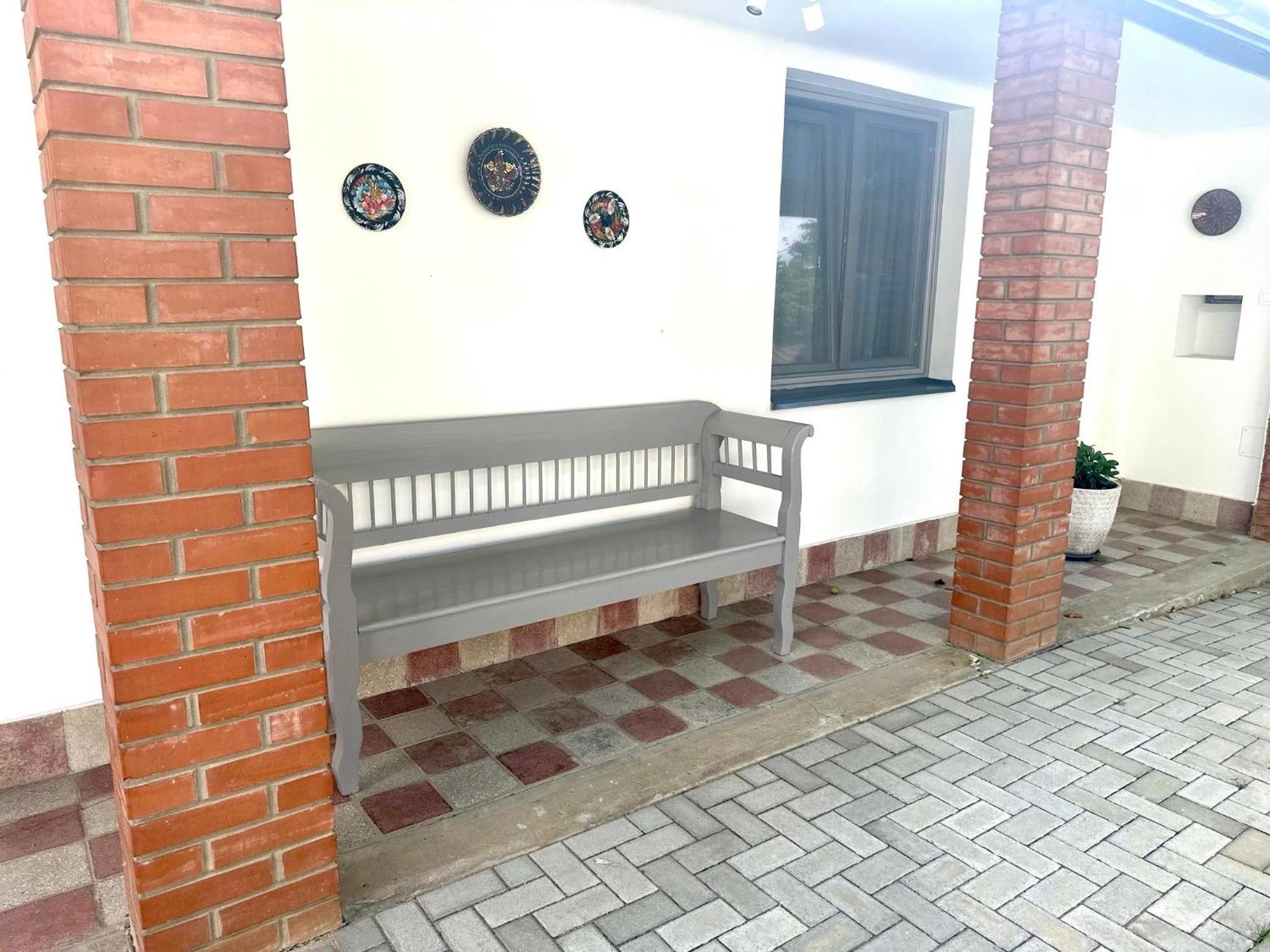 Tuenderkert Apartman Gyula Εξωτερικό φωτογραφία