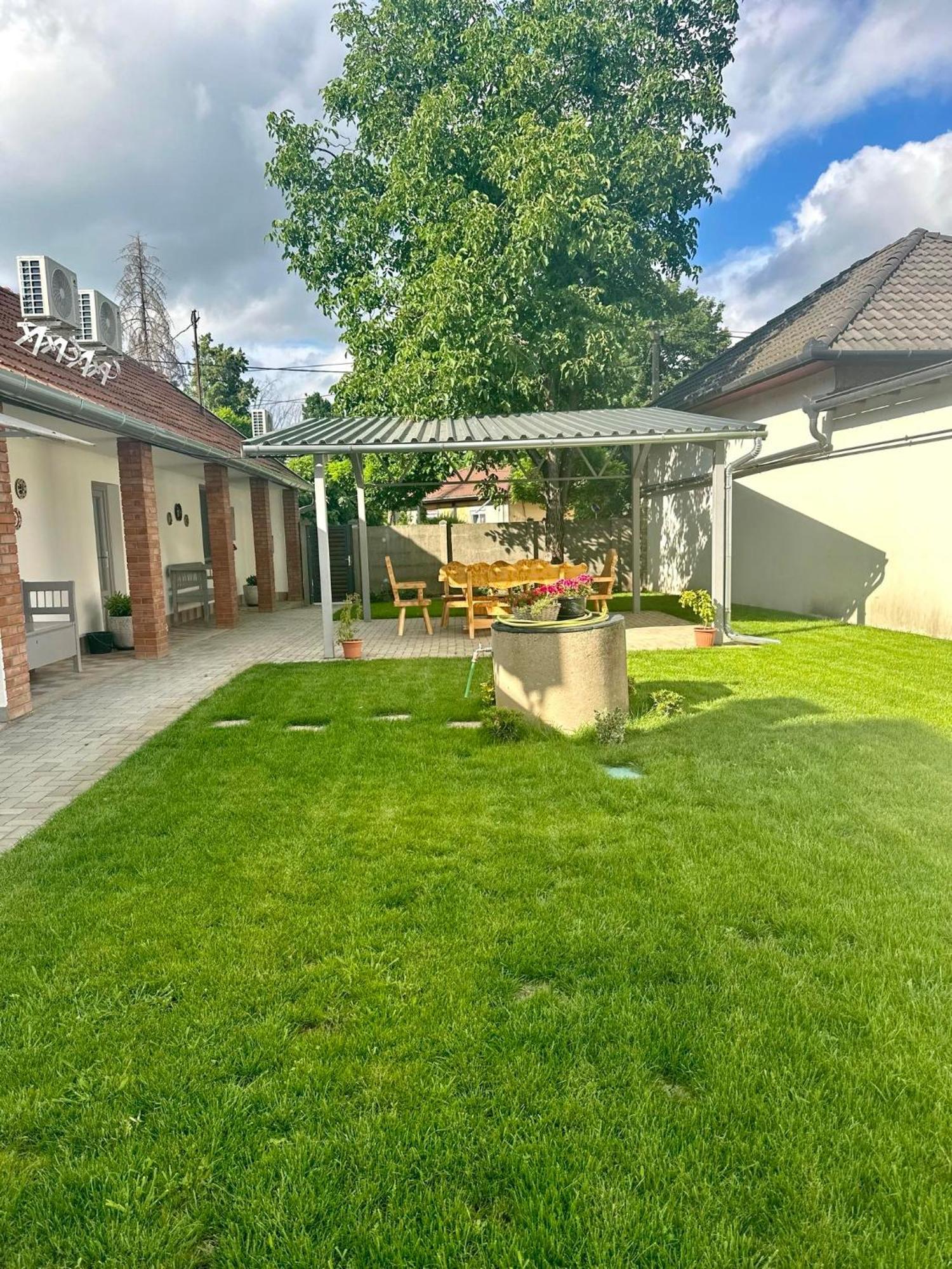 Tuenderkert Apartman Gyula Εξωτερικό φωτογραφία