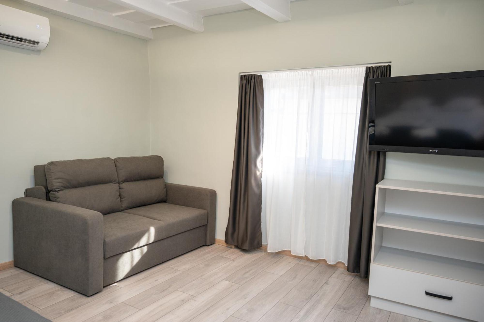 Tuenderkert Apartman Gyula Εξωτερικό φωτογραφία