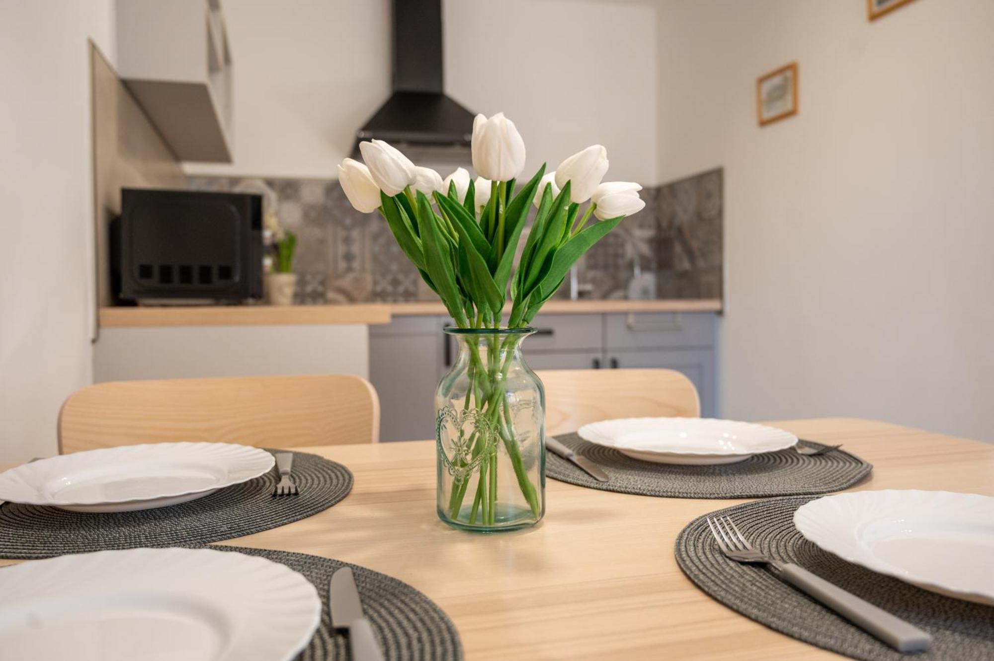 Tuenderkert Apartman Gyula Εξωτερικό φωτογραφία
