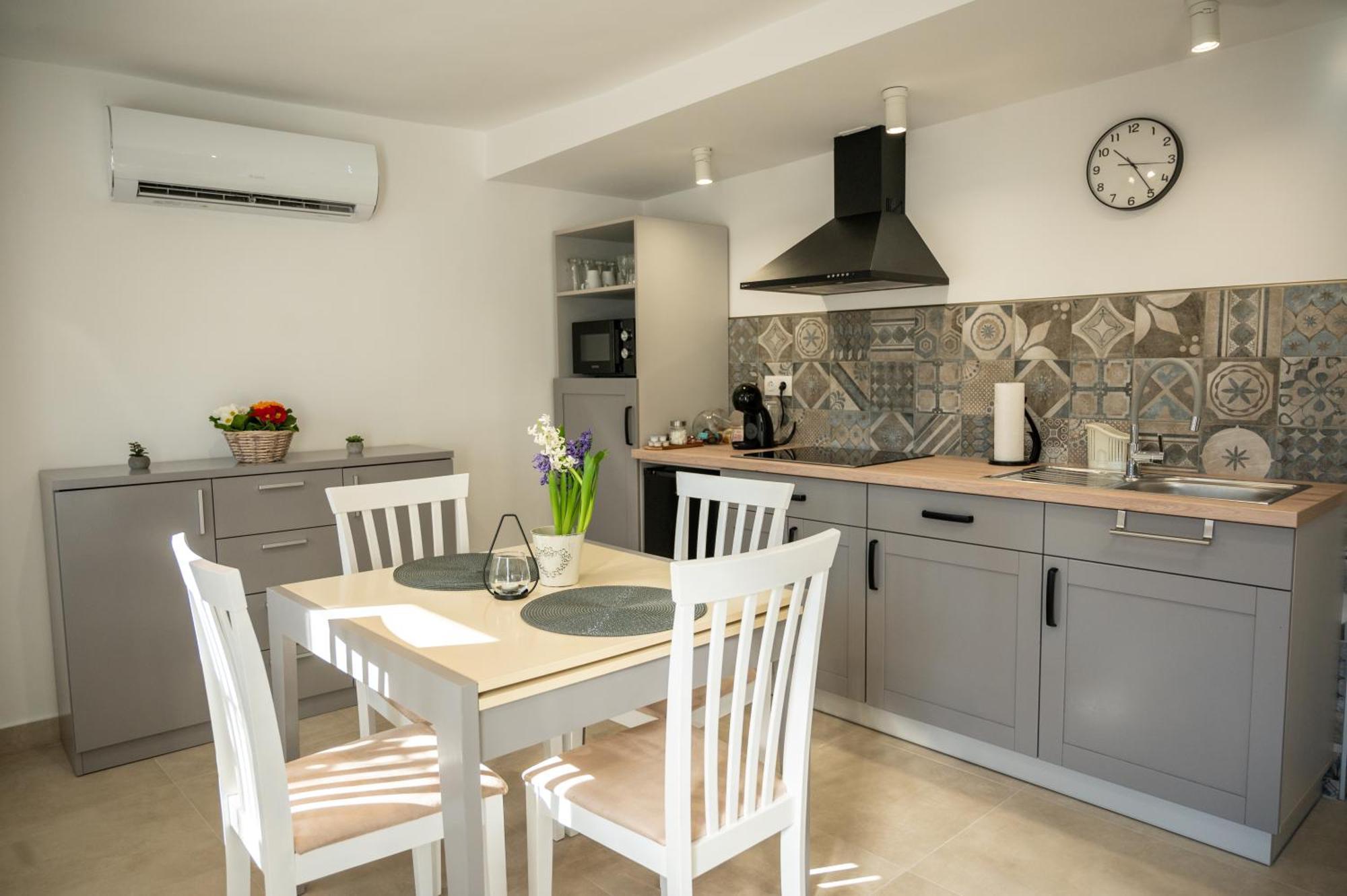 Tuenderkert Apartman Gyula Εξωτερικό φωτογραφία